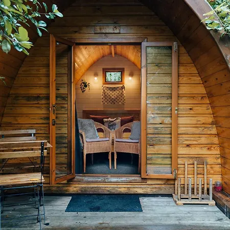 Glenshee Glamping Hotel Exterior photo